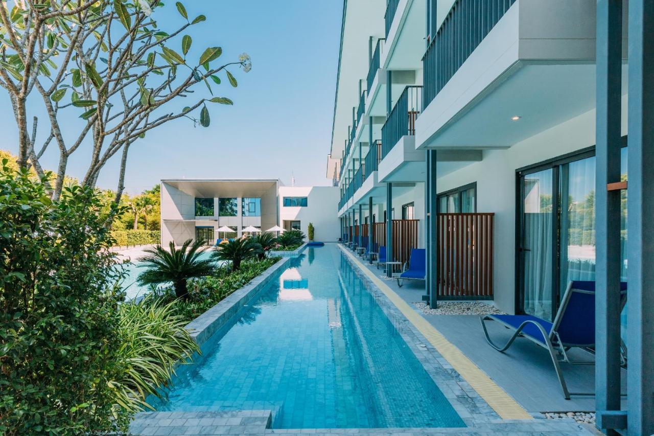 Seabed Grand Hotel Phuket - Sha Extra Plus Екстер'єр фото The swimming pool at the hotel
