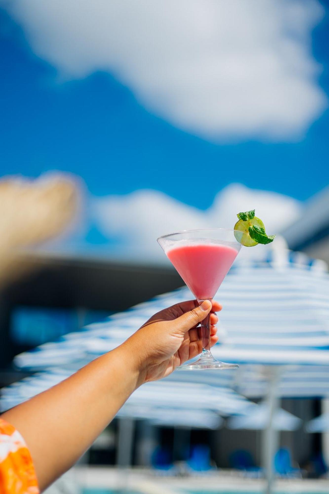 Seabed Grand Hotel Phuket - Sha Extra Plus Екстер'єр фото A cosmopolitan
