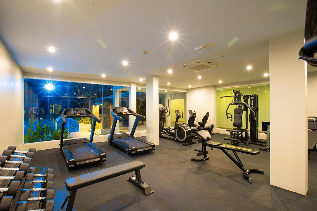 Seabed Grand Hotel Phuket - Sha Extra Plus Екстер'єр фото A gym in a condominium