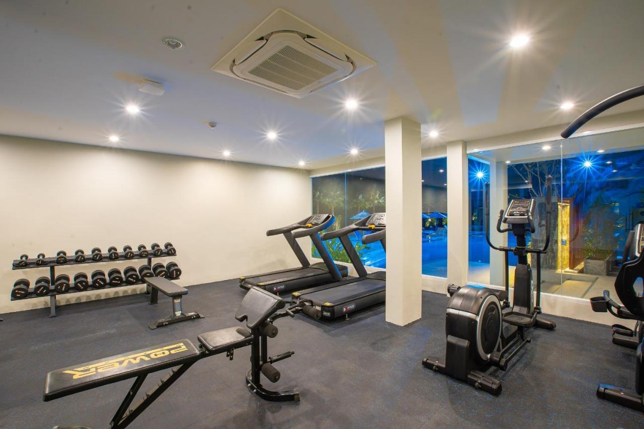 Seabed Grand Hotel Phuket - Sha Extra Plus Екстер'єр фото A gym in a hotel