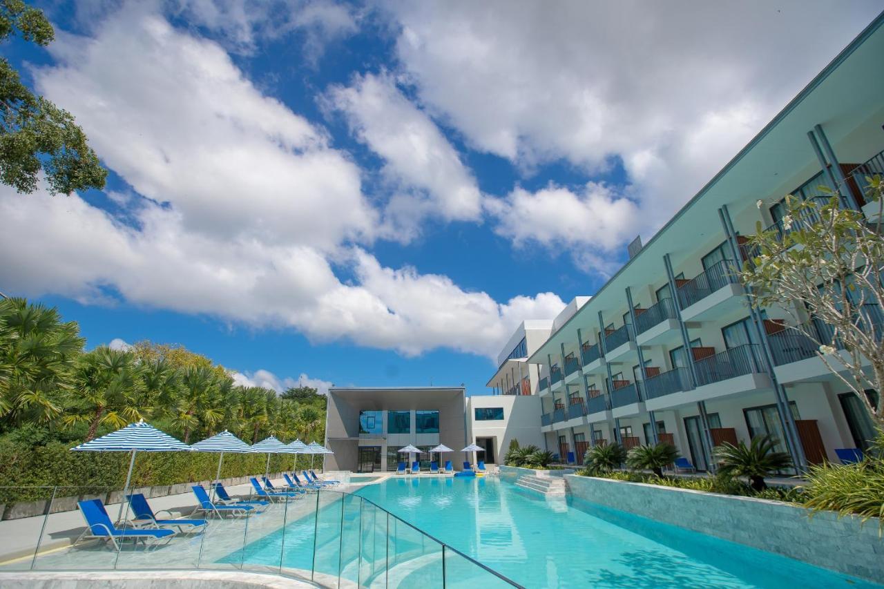 Seabed Grand Hotel Phuket - Sha Extra Plus Екстер'єр фото The swimming pool at the hotel
