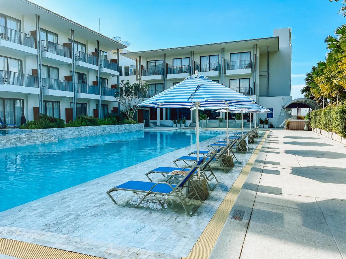 Seabed Grand Hotel Phuket - Sha Extra Plus Екстер'єр фото The swimming pool at the hotel