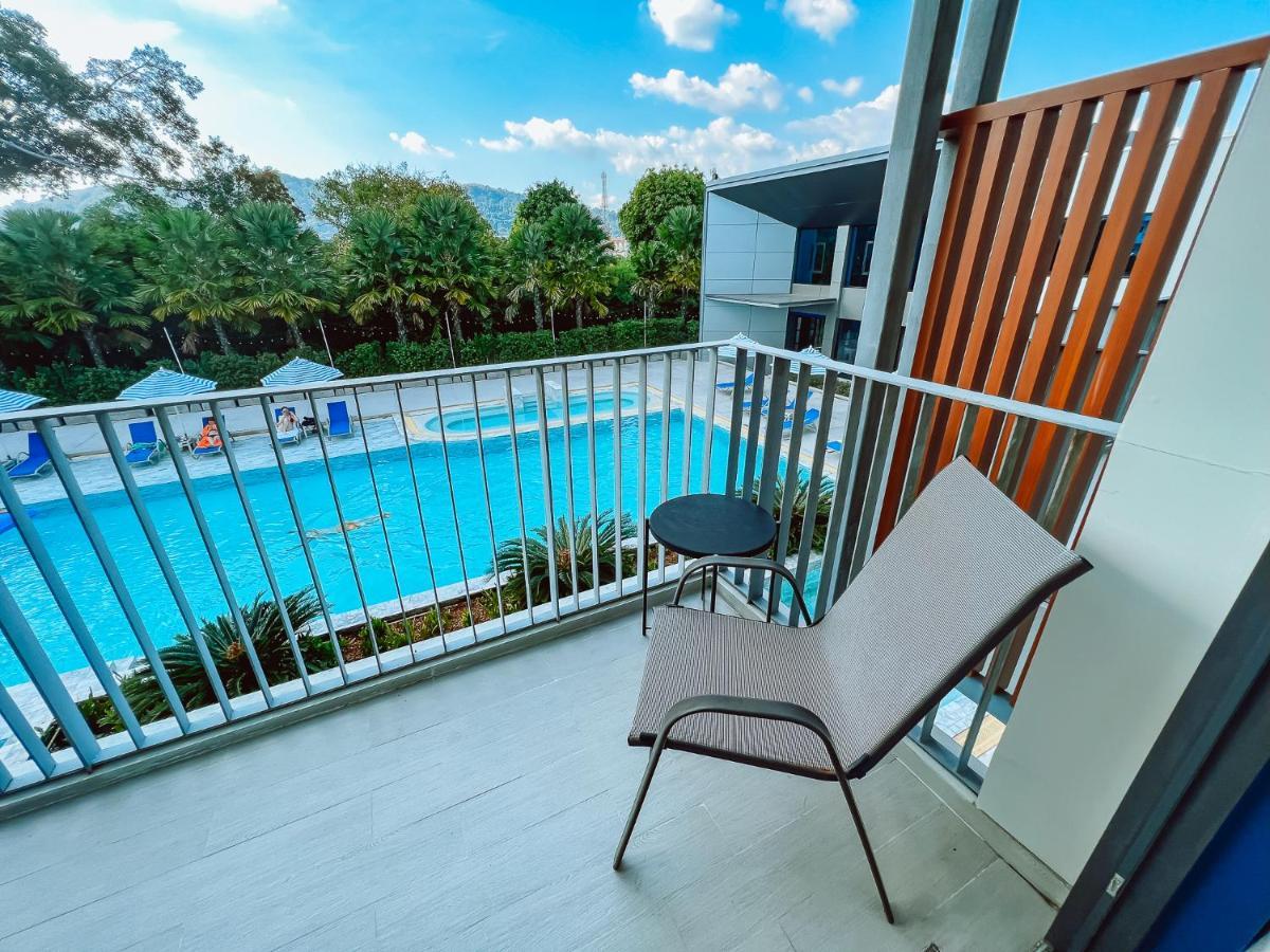 Seabed Grand Hotel Phuket - Sha Extra Plus Екстер'єр фото A balcony at a hotel