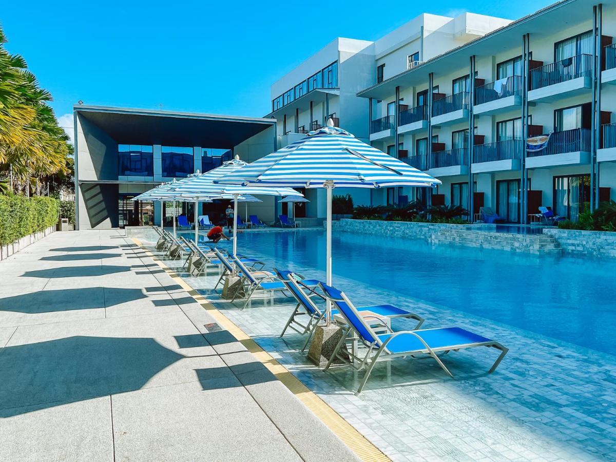 Seabed Grand Hotel Phuket - Sha Extra Plus Екстер'єр фото The hotel's pool