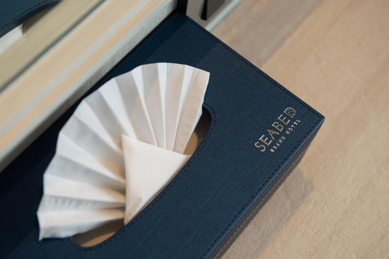 Seabed Grand Hotel Phuket - Sha Extra Plus Екстер'єр фото A tissue box