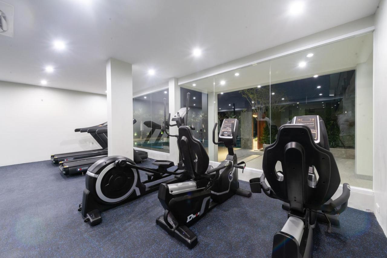 Seabed Grand Hotel Phuket - Sha Extra Plus Екстер'єр фото A gym at a hotel